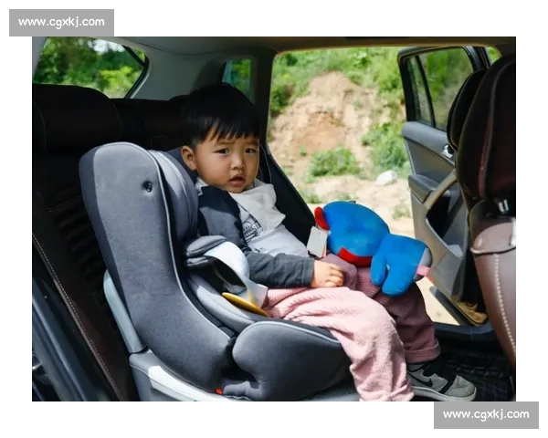 WNBA 惊现 “暴走萌娃”！婴儿爬赛中宝宝首次站立行走引爆全场