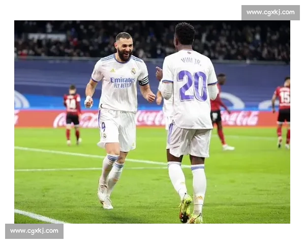 维尼修斯领衔三将抵皇马驻地 阿隆索率队冲刺世俱杯关键战