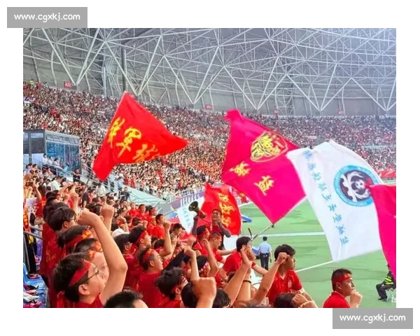 盐城主场 2-0 力克镇江!31833 名球迷见证苏超榜首之争 盐城主场 2-0 力克镇江!31833 名球迷见证苏超榜首之争